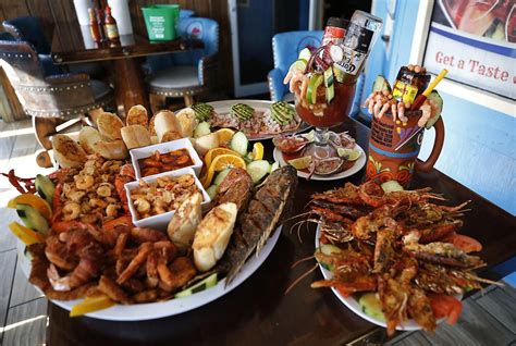 El barco restaurant - El Barco is a hidden gem restaurant in Itagüí near Medellín with very good seafood. This restaurant is located directly above a fish market, so it has its choice of …